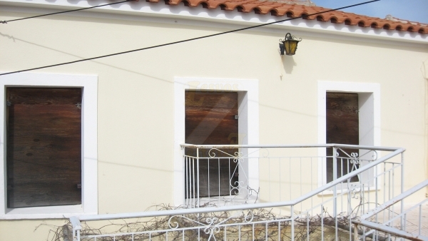 Πωλείται μονοκατοικία στον Μεσότοπο Λέσβου.