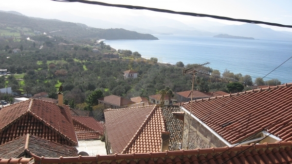 Πωλείται μονοκατοικία στην Μήθυμνα (Μόλυβο) Λέσβου.