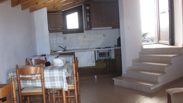 Πωλείται μονοκατοικία στην Μήθυμνα (Μόλυβο) Λέσβου.