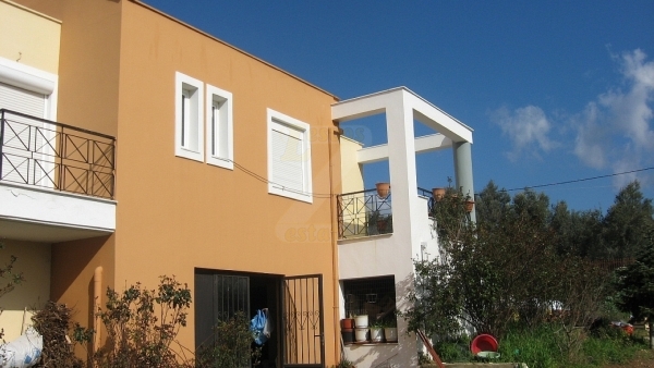 Πωλείται διώροφη οικία στη Γέρα Λέσβου.