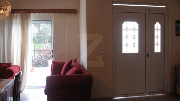 Πωλείται διώροφη οικία στη Γέρα Λέσβου.