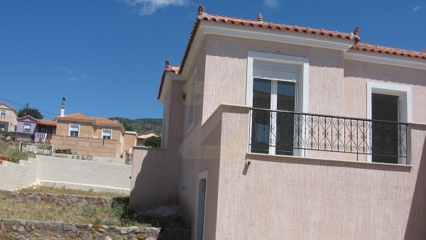 Πωλείται μονοκατοικία στα Παράκοιλα Λέσβου. Πωλείται μονοκατοικία στα Παράκοιλα Λέσβου.