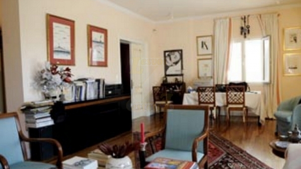 Πωλείται νεόκτιστη βίλα, νεοκλασικού ρυθμού 250 τ.μ., στα Πάμφιλα Λέσβου.