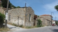 Πωλείται παλιά πέτρινη μονοκατοικία στον Πολιχνίτο Λέσβου.