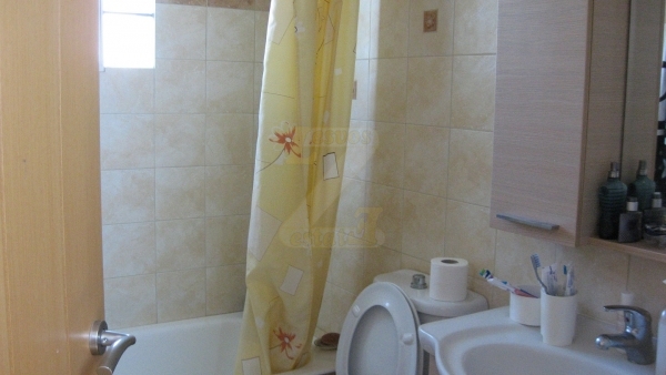 Πωλείται οικία με θέα στην Αγία Παρασκευή Λέσβου.