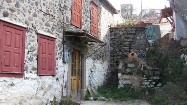 Πωλείται πέτρινο σπίτι στο Σκαλοχώρι Λέσβου. Πωλείται πέτρινο σπίτι στο Σκαλοχώρι Λέσβου.