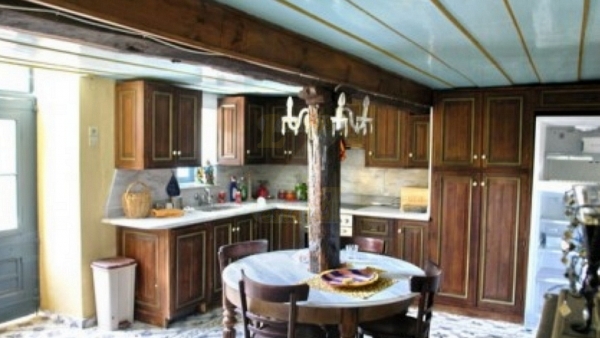 Πωλείται πύργος στην περιοχή Ακλειδιού Λέσβου. Πωλείται πύργος στην περιοχή Ακλειδιού Λέσβου.