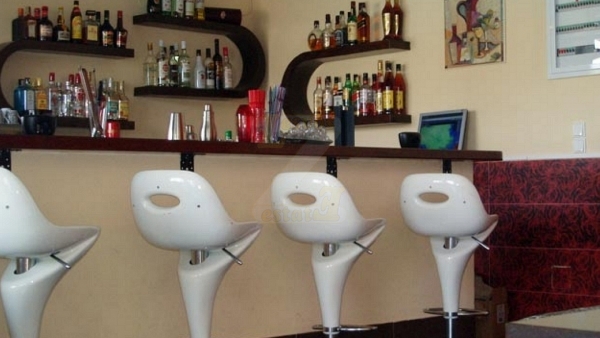 Πωλείται συγκρότημα με διαμερίσματα στην Άναξο Λέσβου.