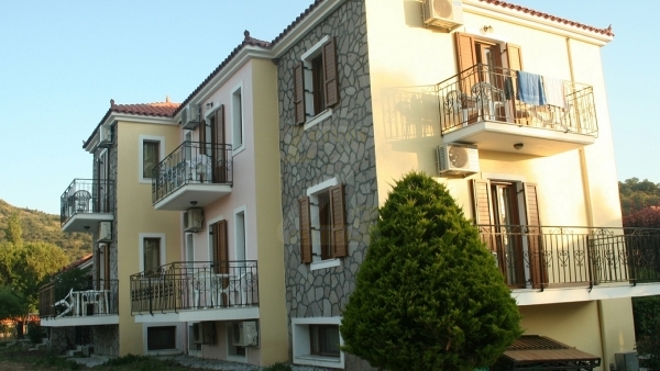 Πωλείται ξενοδοχείο στην Άναξο Λέσβου.