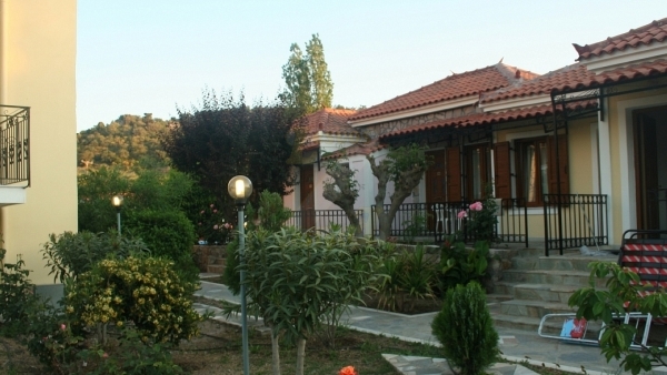 Πωλείται ξενοδοχείο στην Άναξο Λέσβου.