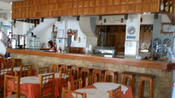 Πωλείται ξενοδοχείο στα Βατερά Λέσβου.