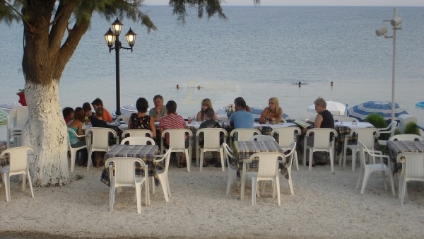 Πωλείται ξενοδοχείο στα Βατερά Λέσβου.