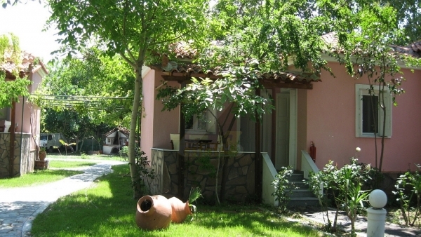 Πωλείται ξενοδοχείο στην Σκάλα Ερεσού Λέσβου. Πωλείται ξενοδοχείο στην Σκάλα Ερεσού Λέσβου.