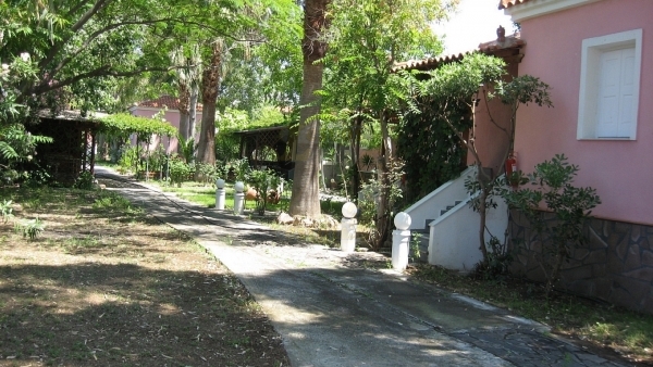 Πωλείται ξενοδοχείο στην Σκάλα Ερεσού Λέσβου. Πωλείται ξενοδοχείο στην Σκάλα Ερεσού Λέσβου.