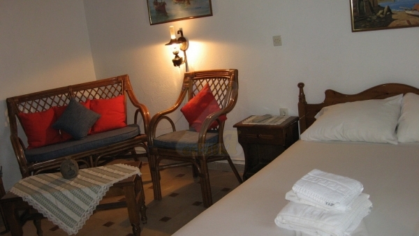 Πωλείται ξενοδοχείο στην Σκάλα Ερεσού Λέσβου. Πωλείται ξενοδοχείο στην Σκάλα Ερεσού Λέσβου.