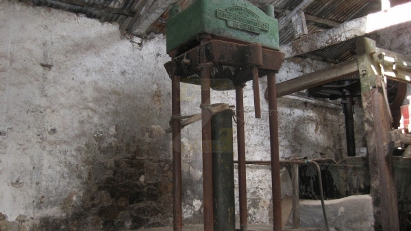 Πωλείται ελαιοτριβείο στον Πολιχνίτο Λέσβου.