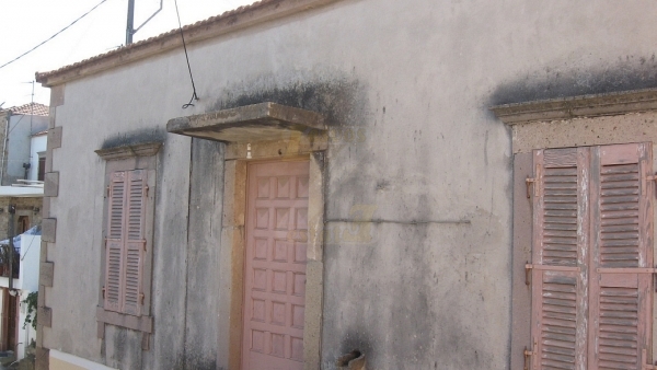 Πωλείται διαμέρισμα στον Πολιχνίτο Λέσβου.