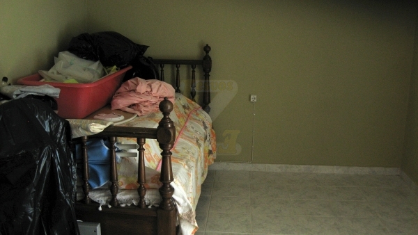 Πωλείται μονοκατοικία, με θέα στην θάλασσα, στα Βατερά Λέσβου.