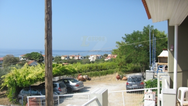 Πωλείται μονοκατοικία, με θέα στην θάλασσα, στα Βατερά Λέσβου.