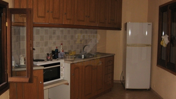 Πωλείται μονοκατοικία στην Άντισσα Λέσβου, με Θέα σε Βουνό.