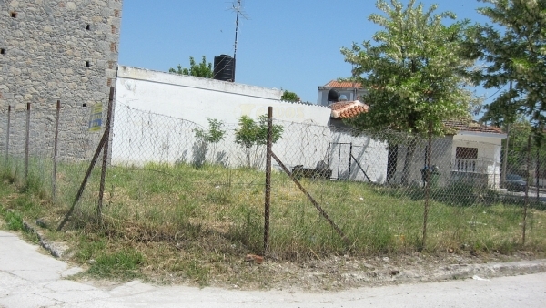 Πωλείται οικόπεδο στην Καλλονή Λέσβου.