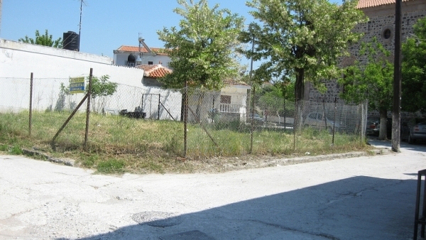 Πωλείται οικόπεδο στην Καλλονή Λέσβου.