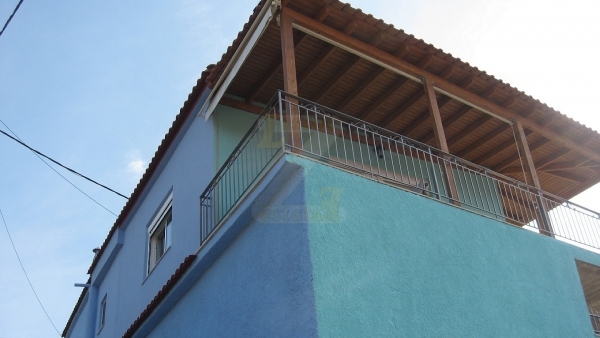 Πωλείται σπίτι με πανοραμική θέα σε βουνό και θάλασσα, στα Βασιλικά Λέσβου.