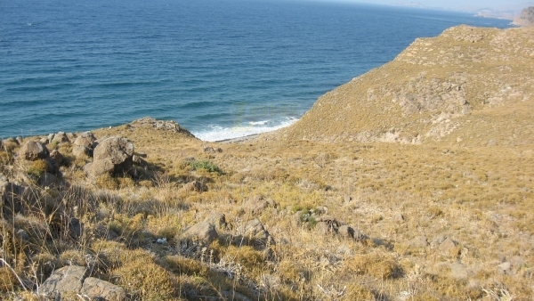 Πωλείται έκταση, με θέα στο Τσαμούρ Λιμάνι στο Σκαλοχώρι Λέσβου.